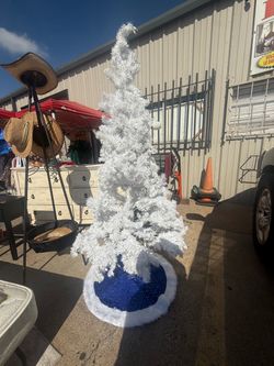 Chritmas tree $25
