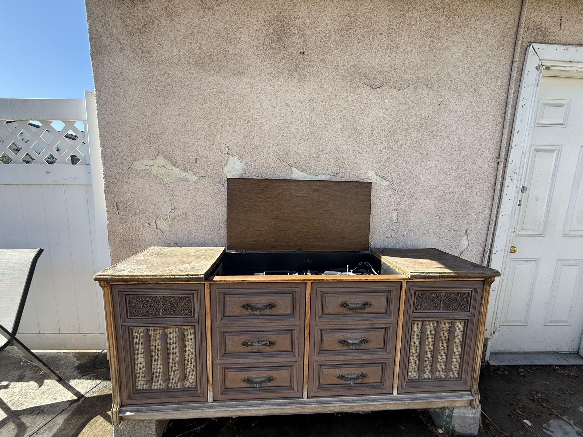 Vintage 1940s Stereo Console -Needs Restoration
