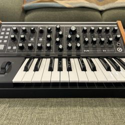 Moog Subsequent 25