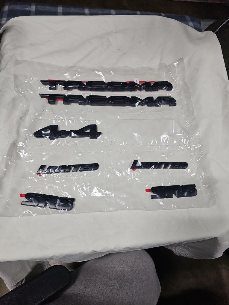 16-23 TOYOTA TACOMA EMBLEM Overlay Kit 7 PC