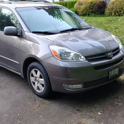 2004 Toyota Sienna
