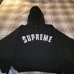 Supreme Icy Arch Hoddie Sweater.  XL 