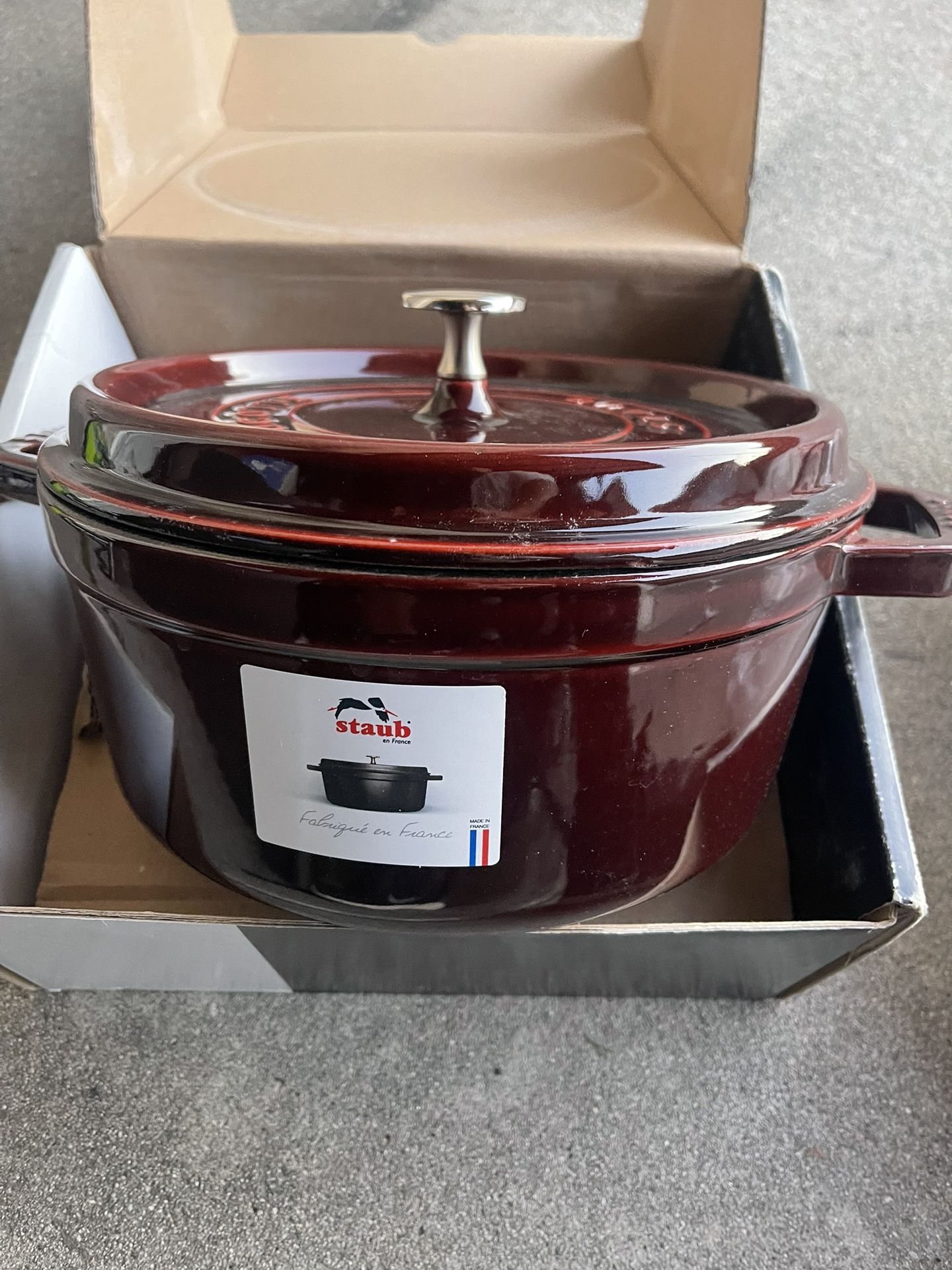 Staub Cocotte New With Box 4 Qt Grenadine Color