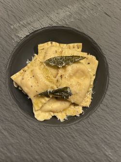 Elegant stoneware bowls