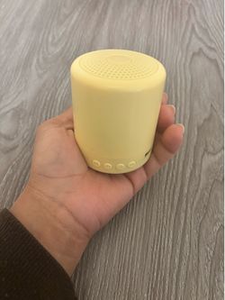 Yellow mini Speaker
