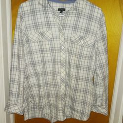 Nice Ladies Size Medium Petite Talbots Flannel Top