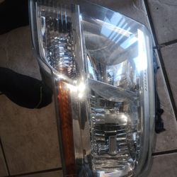 2014-17 Expedition Headlights