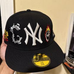 NEW ERA FITTED CAP 7 5/8 - BRAND NEW