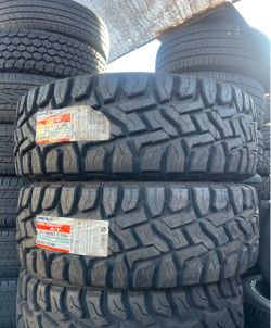 2 NEW Toyo 35x11.50R20 LT Installation Included