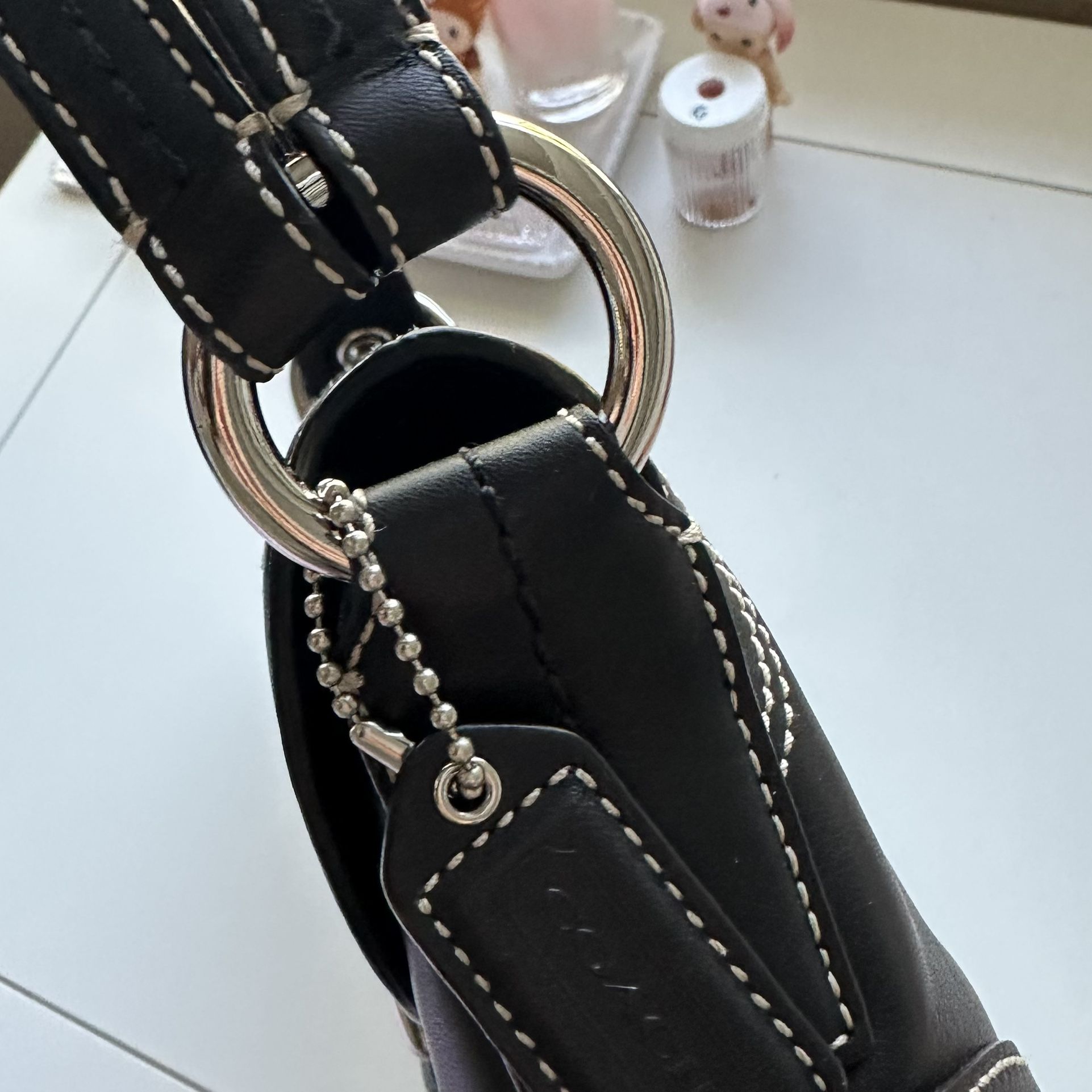 Y2K Vintage Coach SoHo Leather Buckle Flap Small Shoulder Bag in 