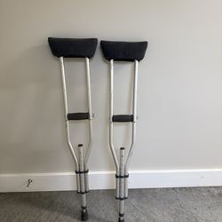 Adult Crutches 