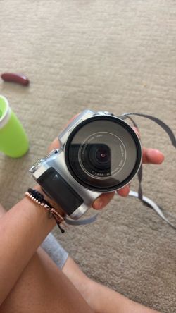 FinePix camera 6X optical zoom 3.2 pixel