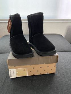 Girls Kemi Size 4 UGG Styled Not UGGS