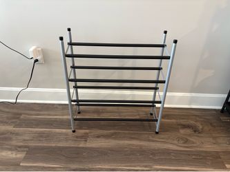 Adjustable Shoe rack holds 20 pairs of shoes