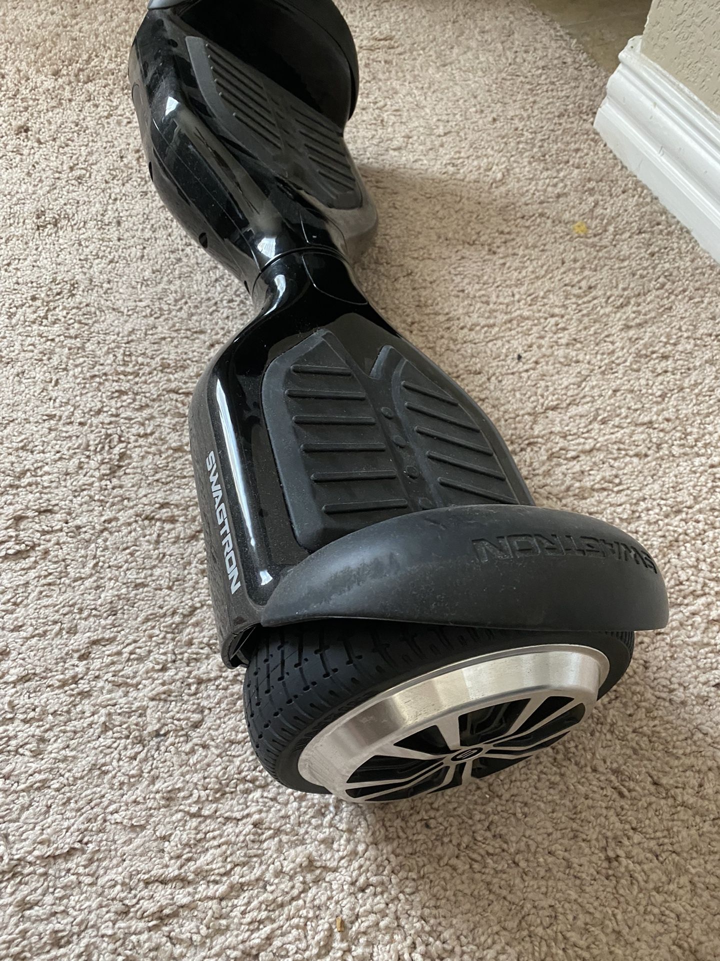 SWAGTRON T1 HOVERBOARD