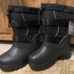 NEW Men Snow Boots - With Tags- 9