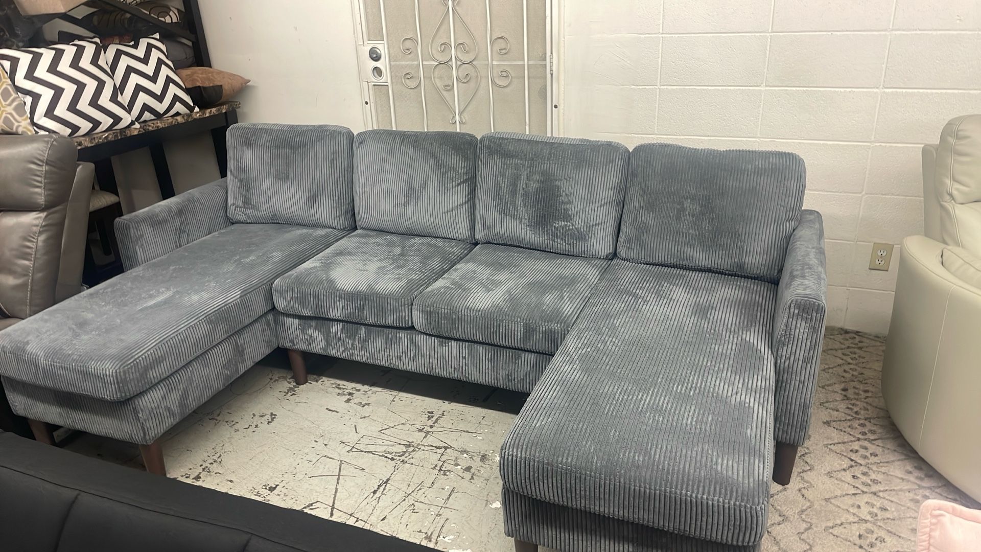 New 100x58 Sectional Couch / Free Delivery