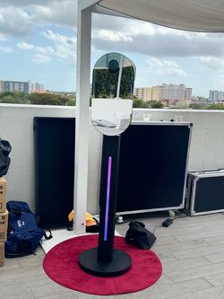 Magic Mirror Photo Booth Kiosk Stand