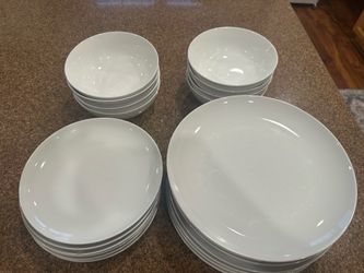 Pier 1 Imports Dinnerware Set