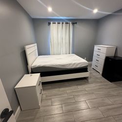 Bedroom Furniture Set