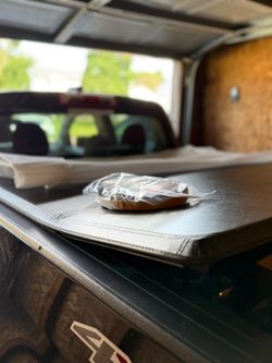 Truck bed cover