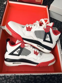 Air Jordan 4 Fire Red Sneakers