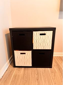 2x2 Cube Storage Organizer with 4 Fabric Bins