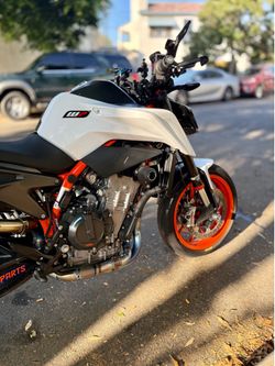 Ktm duke 890r