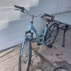 Trek Bicycle / Bike In Good Condition With Gears