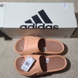 Adidas Adicane Slides Men's Size 10, Women's Size 11