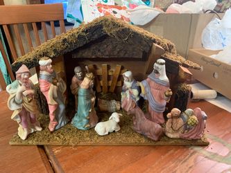 Vintage Homco Bisque Porcelain Nativity With Large Crèche