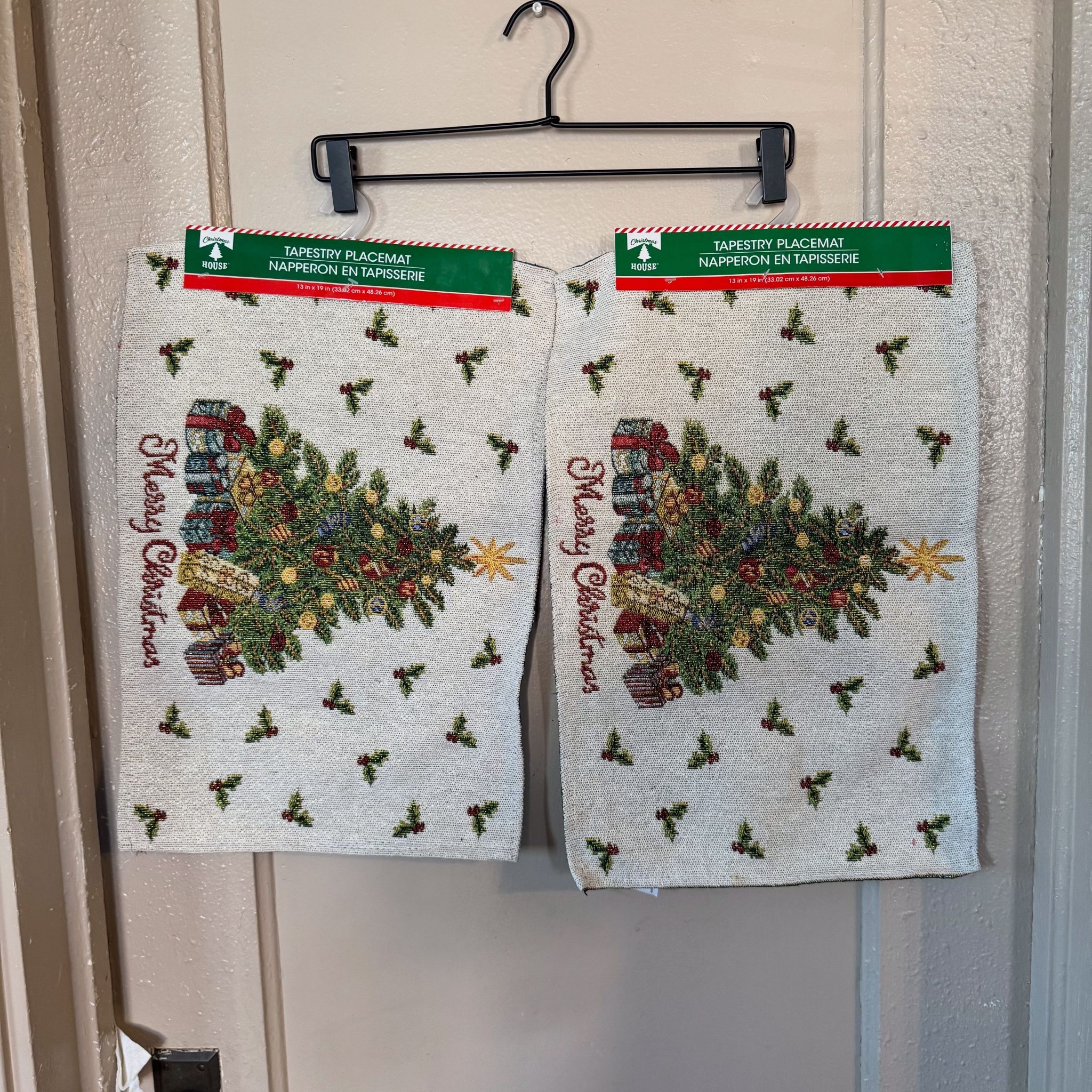 NEW Set Of 2 Tapestry Placements Christmas Tree Glittery 