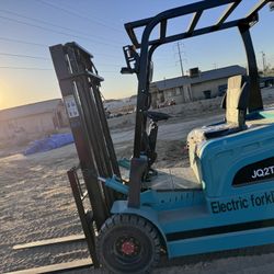 JQ2T Electric Forklift 4400LB lifting 