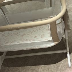 Beside Me™ Dreamer Organic Bassinet & Bedside Sleeper - Organic Oat