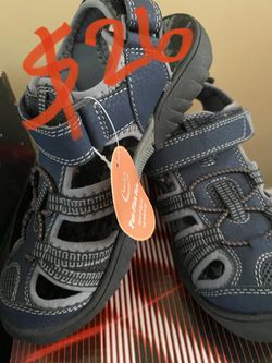 Boys Sonoma sandals size 3