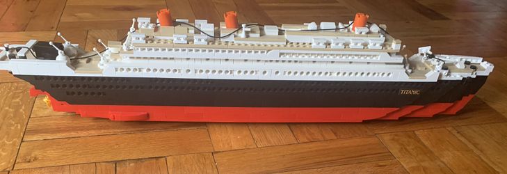 Replica Of LEGO Titanic 10294 incomplete but has most pieces P/up Brooklyn NY 11229