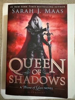 Queen of shadows Sarah maas