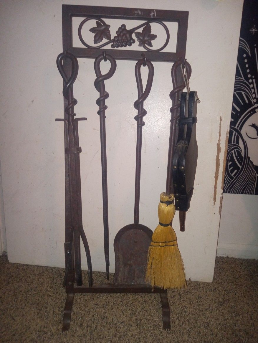 4 Peace Fireplace Tool Set
