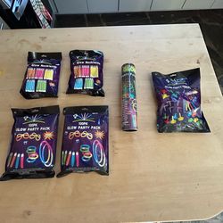 CLEARANCE - Glow Sticks