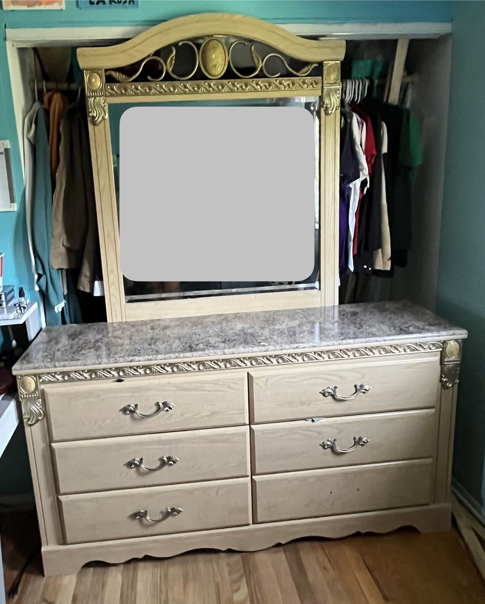 6 Dresser With Mirror