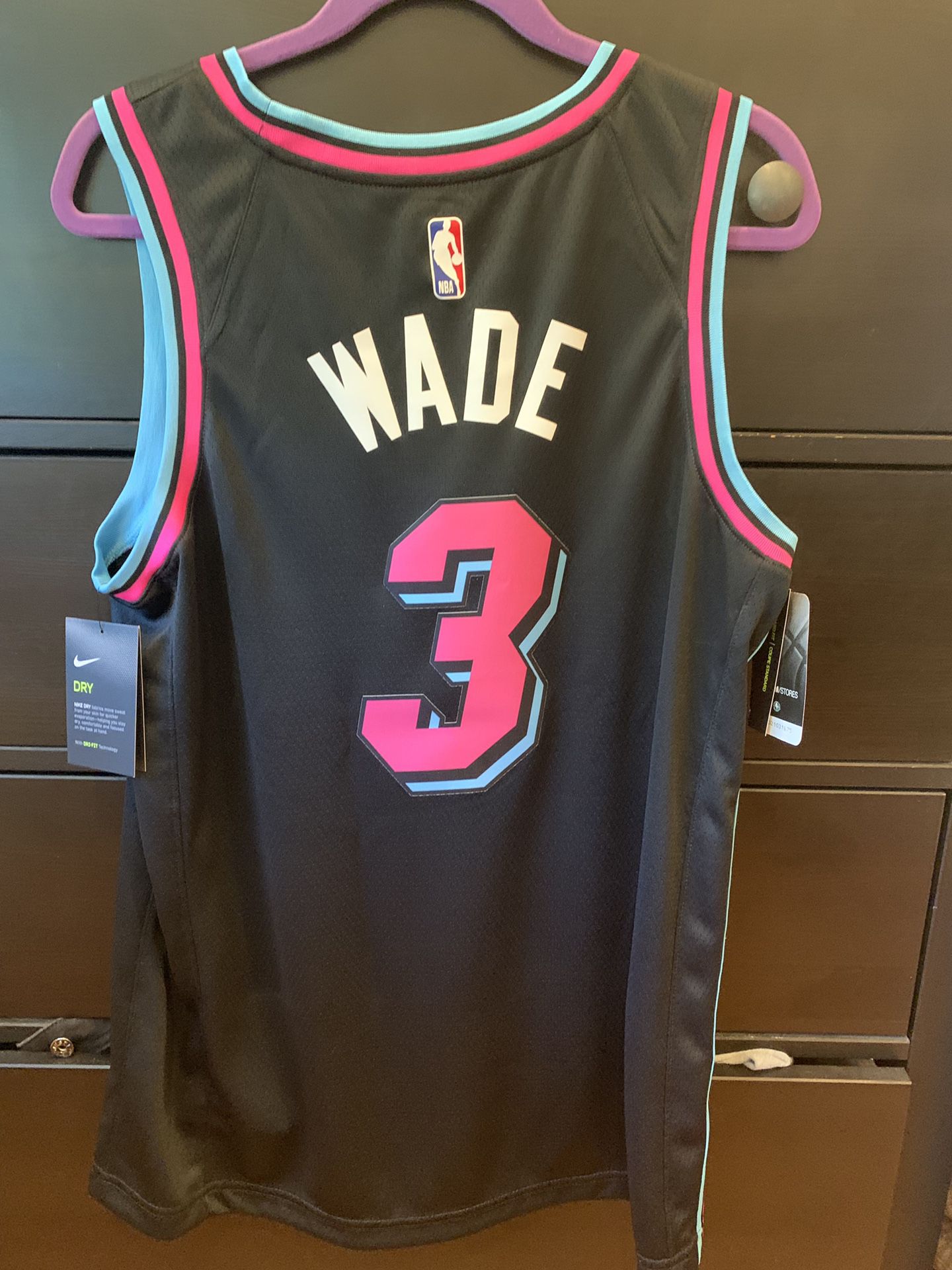 Dwyane Wade Miami Heat City Edition Jersey Miami Vice Miami City Sz L for  Sale in Atlanta, GA - OfferUp