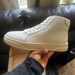 Beautiful white men coach shoes size 8.5 for only $75 regular price $155