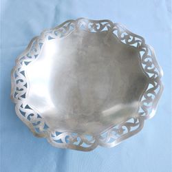 

Aluminum bowl 12” diameter, laced outside-