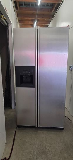 KitchenAid
Refrigerator Freezer