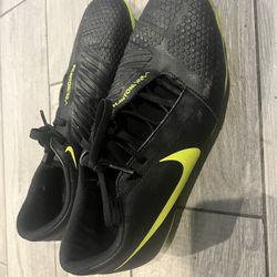 Nike Phantom Soccer Cleats 