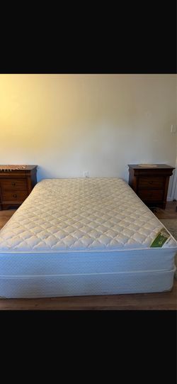 queen bed with mattress