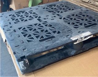 Heavy duty standard plastic pallets 48x40