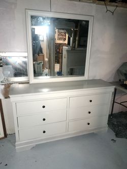 Bedroom set
