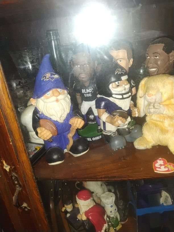 Raven Bobbleheads And Garden Gnomes Whole Set