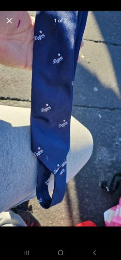 Dodgers tie
